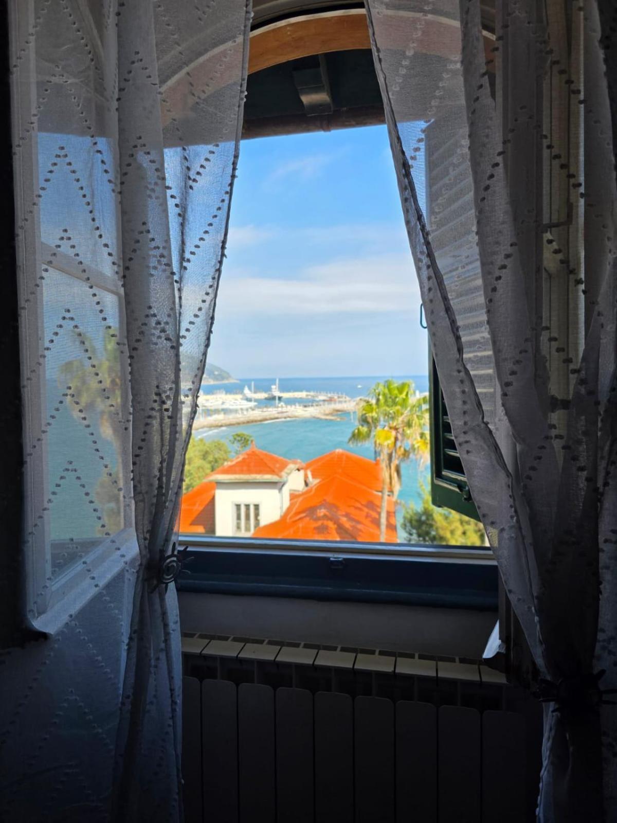 Apartmán The Shell - New Interior Look But Same Old Charme 200Mt From The Sea With Garden And Parking Nearby Imperia Exteriér fotografie